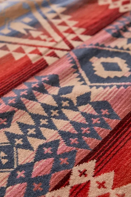 Pendleton Woolen Mills Pendleton Canyonlands Desert Sky Oversized Jacquard Towel All Apparel 2 Pendleton Woolen Mills Pendleton Canyonlands Desert Sky Oversized Jacquard Towel All Apparel