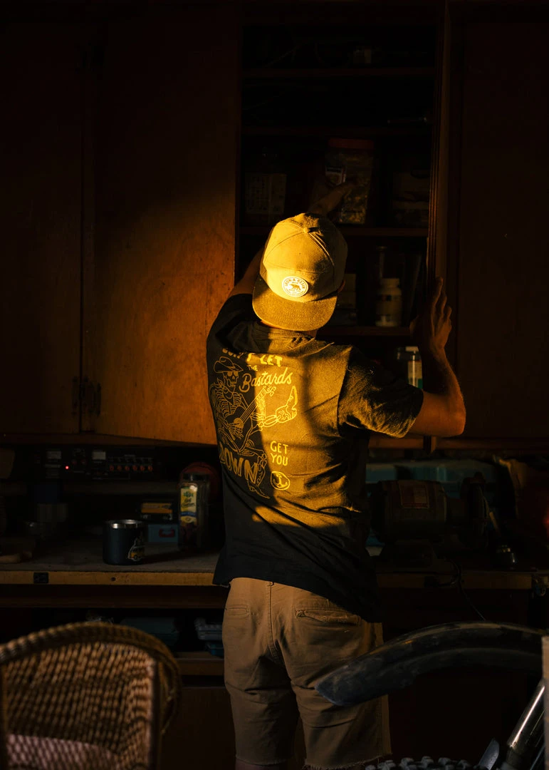 Iron & Resin The Bastards Pocket Tee 8 Iron & Resin The Bastards Pocket Tee