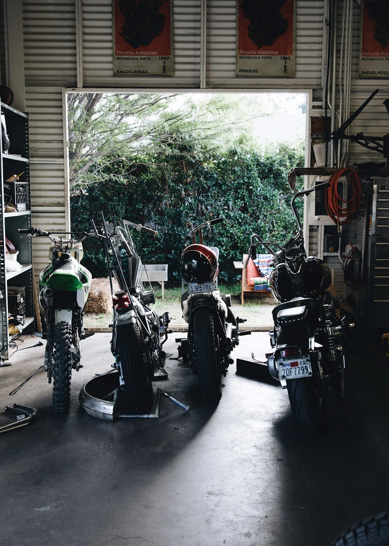 Iron & Resin Hayes Tee All Apparel 10 Iron & Resin Hayes Tee All Apparel