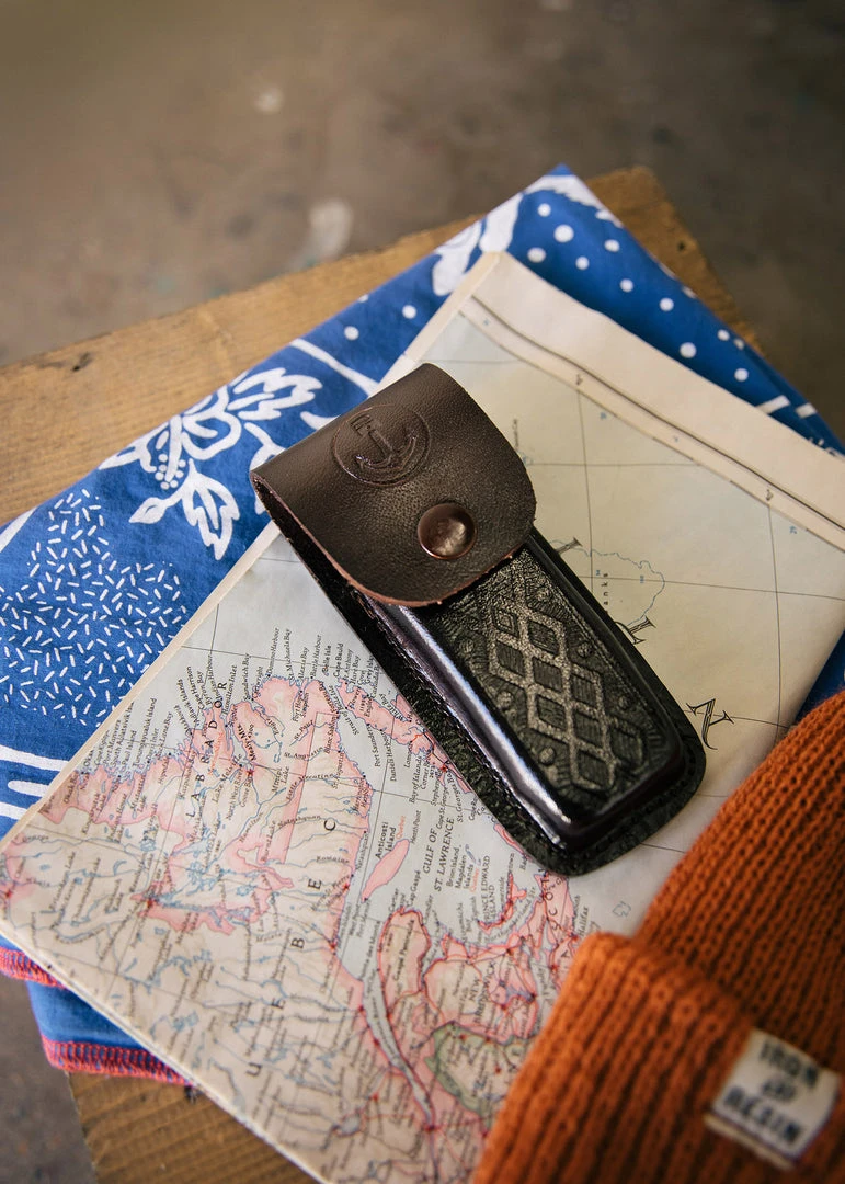 Iron & Resin Outback Knife 2 Iron & Resin Outback Knife