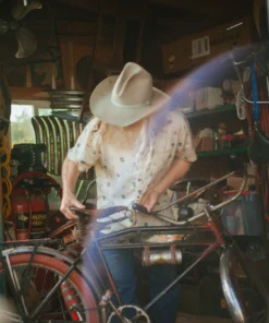 Iron & Resin All Apparel Hallow Shirt