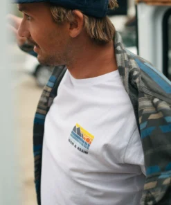 Iron & Resin Playa Tee